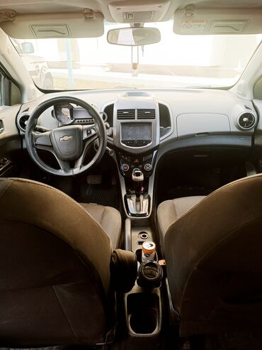 Chevrolet: Chevrolet Aveo: 1.6 l | 2015 il 220000 km Sedan — 11