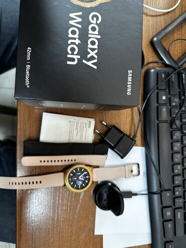 Другие аксессуары для мобильных телефонов: Умные часы Samsung Galaxy Watch 42mm, розовое золото. город Ош