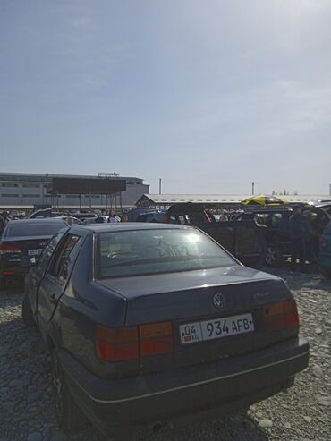 кен булун: Volkswagen Vento: 1993 г., 1.8 л, Механика, Бензин, Седан