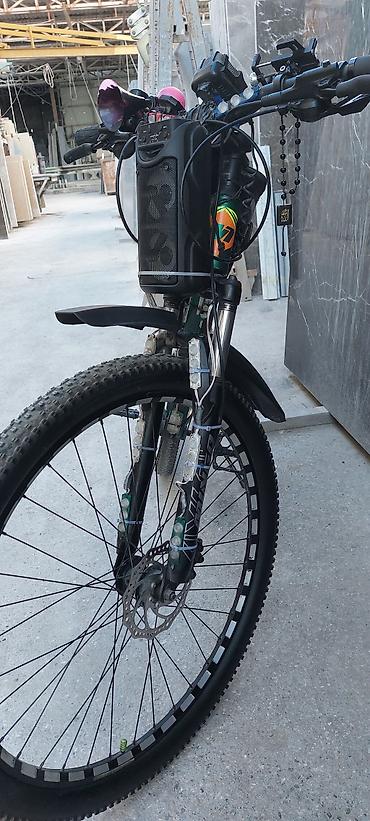 velosiped satiram 28: Tam aksesuarlarla təchiz edilmiş dağ velosipedi Xüsusiyyətlər: - 29" — 3