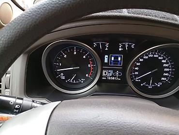 Toyota: Toyota Land Cruiser 200, ağ rəng, tam ölçülü SUV. Xüsusiyyətlər və — 4