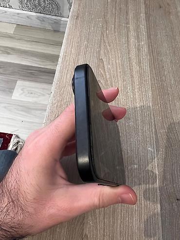 Apple iPhone: IPhone 16, 128 GB, Qara, Face ID — 7