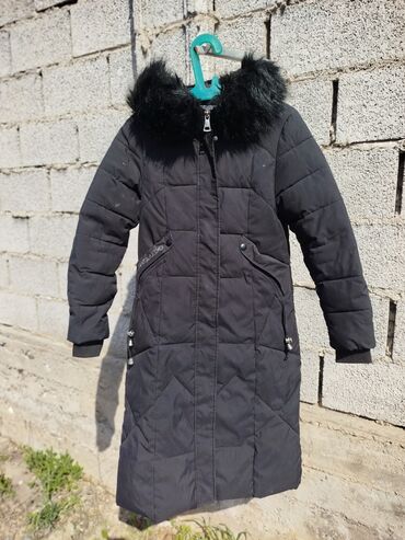зимние платье: Продается куртка зимняя,900с