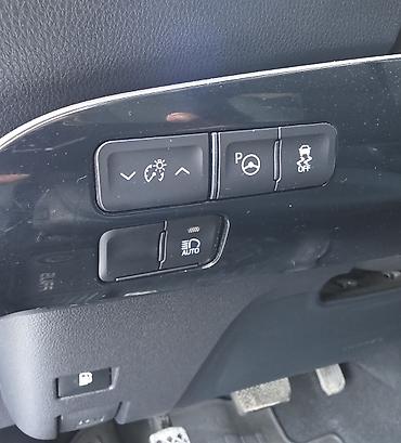 Продажа авто: Toyota Prius: 2019 г., 1.8 л, Вариатор, Гибрид, Лифтбек — 7