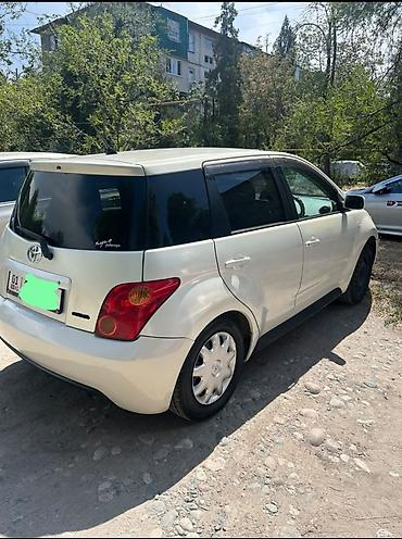 byd e1: Toyota Ist: 2004 г., 1.3 л, Автомат, Бензин, Хэтчбэк — 3
