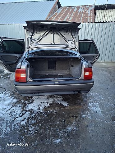 Opel: Opel Vectra: 1989 г., 2 л, Механика, Бензин, Седан — 12