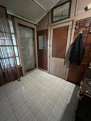 Продажа домов: Полдома, 75 м², 3 комнаты, Собственник, Старый ремонт at lalafo.kg — 12 Продажа домов: Полдома, 75 м², 3 комнаты, Собственник, Старый ремонт — 12