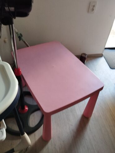 Детские столы и стулья: Стол