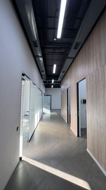 Аренда офисов: Сдаю Аренда офисов, 213 м², В жилом комплексе, С отдельным входом, С отдельным сан узлом, С системой безопасности — 11