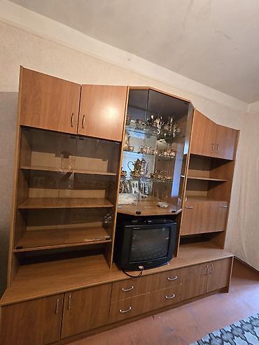 iskaf: Əla materyaldan hazırlanmış, ikinci əl, vintage mebel satılır. Qonaq — 2