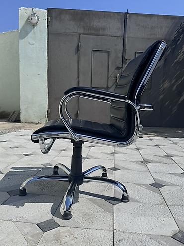 ikinci el ofis kreslosu: Yeni, Təkərli, Qolları tənzimlənmir, Süni dəri — 3