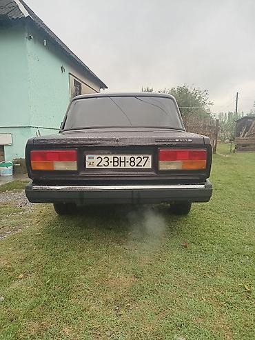 2107 most: VAZ 2107, sedan, tünd qəhvəyi rəng. Klassik kvadrat dizaynlı kuzov — 3