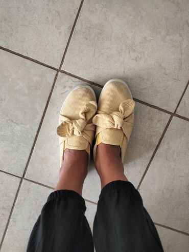 opposite espadrile: Espadrilles, 39