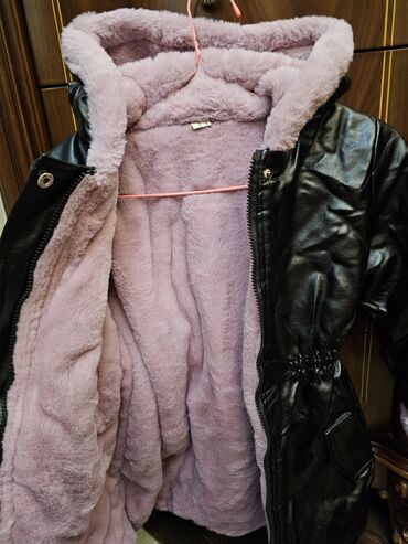 Верхняя одежда: Продаю верхнюю одежду на девочку от 7-9 лет одежда новая или в — 17