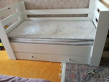 işlənmiş çarpayi: Oğlan və qız üçün, İşlənmiş, Çarpayı, Matras ilə, Siyirməli — 1