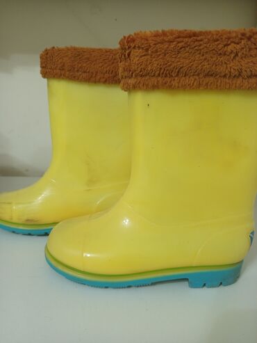 обувь рабочий: Продам резиновые сапоги бу утепленные жёлтые размер 30-32. 150с