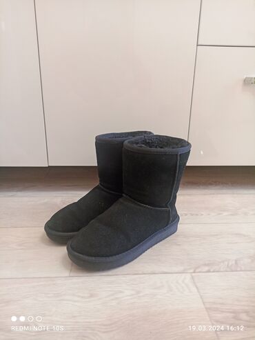 мужские зимние обувь: Угги 38, цвет - Черный