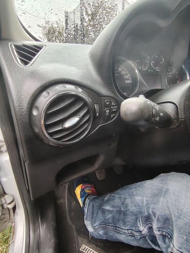 Alfa Romeo: Alfa Romeo 147: 1.6 l | 2007 г. 272256 km Hečbek — 5