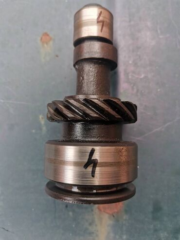 Auto delovi: Mala bregasta Lada 2121,21213,21214 Niva,7 Riva br.4. Polovno, očuvana — 2