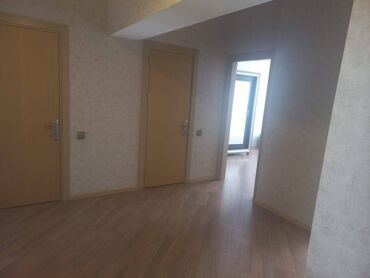 Uzunmüddətli kirayə mənzillər: Səbail rayonu, 20-ci sahədə Socarin binasında 18 mərtəbəli binanın — 8