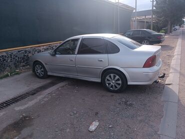 равон машина: Opel Vectra: 1999 г., 1.8 л, Механика, Бензин, Седан