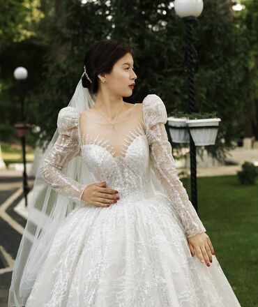 эксклюзивное свадебное платье: Продаю свадебное платье Состояние новое 10/10 Причина продажи