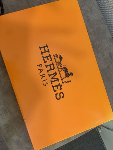 hermes deri çanta: Hermes şərf bahalıdı və materialı yumşaqdır