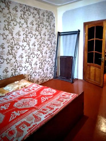 Mənzillər: Mərkəzi Hərbi Hospitalın yanında, "8 Noyabr" metrosunun çıxışındakı 9 — 5