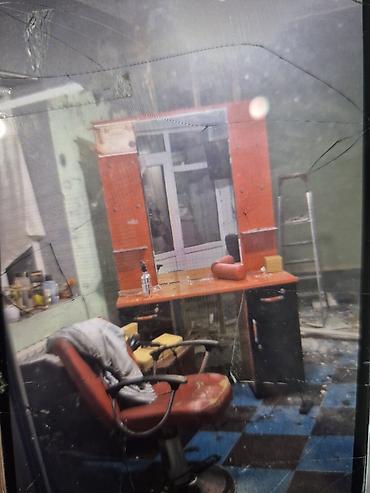 mebel avadanlığı: Bərbərxana üçün salon kreslosu satılır. Qırmızı rəngli, klassik — 4