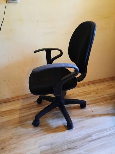stolice kancelarijske: Upotrebljenо