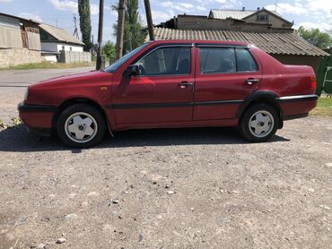 вампер ист: Volkswagen Vento: 1994 г., 1.8 л, Механика, Бензин, Седан