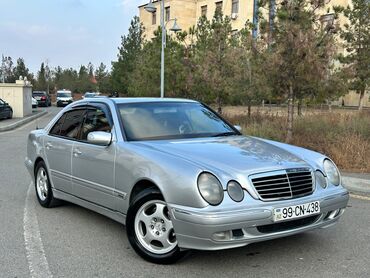 Mercedes-Benz: Mercedes-Benz E 220: 2.2 l | 2000 il Sedan