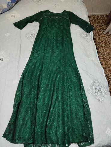 платье зеленое: Вечернее платье, Длинная модель, С рукавами, XL (EU 42)