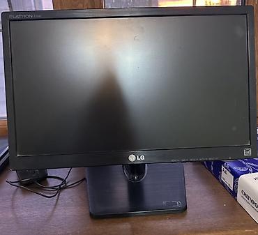Монитор LG Flatron E1942C-BN Компактный ЖК-монитор LG в черном