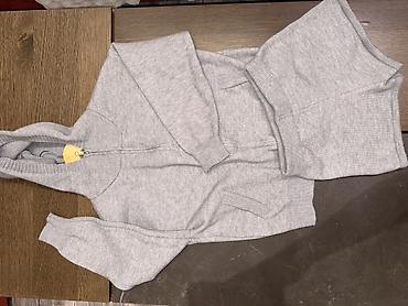 half zip: Серый трикотажный комплект: худи на молнии и шорты. - Материал — 2