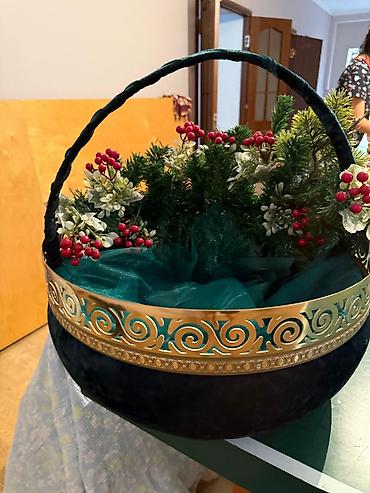 Корзины: Имеется разные корзины, разного размера и дизайна По ценам писать на — 15