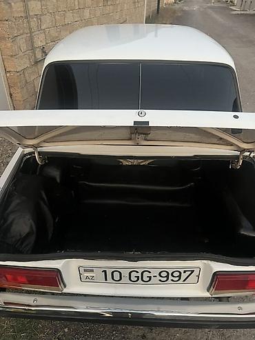 lada diskləri: VAZ 2107 sedan – ağ rəngli, klassik kuzov dizaynı ilə. Azərbaycan — 9