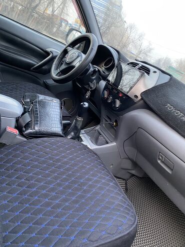 Toyota: Toyota RAV4: 2001 г., 1.8 л, Механика, Бензин, Кроссовер — 12