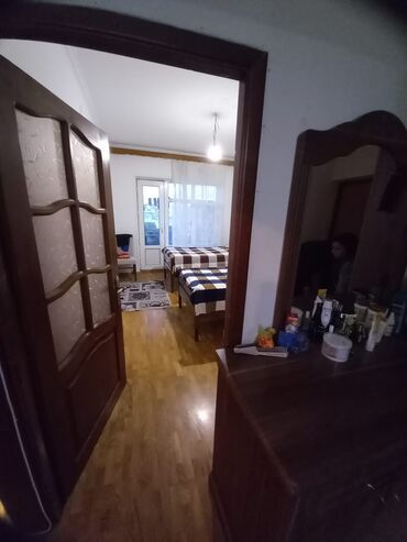 Köhnə tikili: Bakı, 3 otaqlı, Köhnə tikili, 70 kv. m