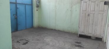 Həyət evləri və villaların satışı: Salam. Allah alanada satanada xeyir versin. Ev 2 otaq 1 zaldir. Boyuk — 3