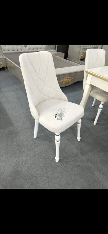 Masa və oturacaq dəstləri: Stul yeni rəng seçimi var