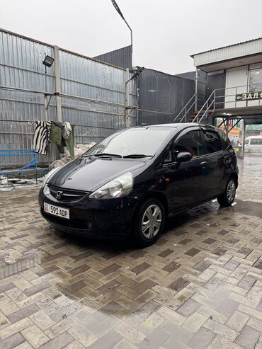 купить авто в токмаке: Honda Fit: 2004 г., 1.3 л, Вариатор, Бензин, Хэтчбэк