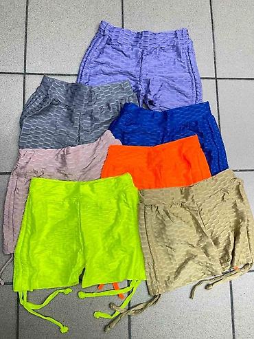 kapri helanke: Ženske sportske šortsice s push-up efektom 
Uni
1300 din
MJ — 7