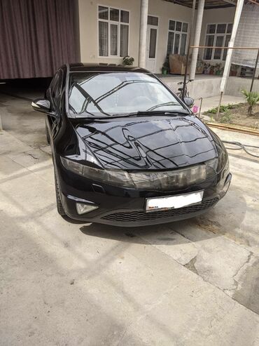 коробка на цивик: Honda Civic (8 поколение) хэтчбек, черный цвет кузова. Основные