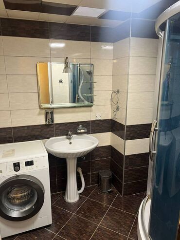 Uzunmüddətli kirayə mənzillər: Gənclikdə idman universitetinin yanında, 10 mərtəbəli binanın 2ci — 6