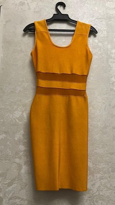 женска одежда: 1 платье херве легер 1000 сом оранжевоевторое 2000горох