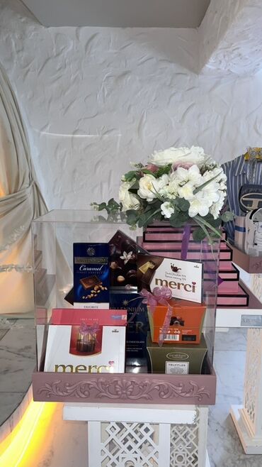 Xonça: Barbie xonça dəsti satılır. Dəstə 15 ədəd xonça daxildir. İdeal — 5