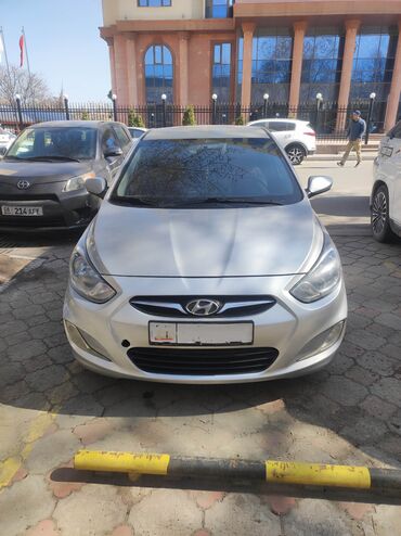 соляра: Hyundai Solaris: 2011 г., 1.6 л, Автоматтык, Бензин, Седан