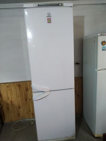 холодилник в рассрочку: Холодильник Indesit, Б/у, Двухкамерный, 70 * 185 *