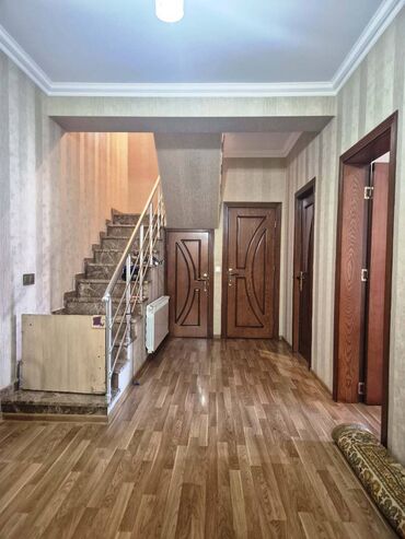 Yeni tikili: Bakıxanov qəs., 4 otaqlı, Yeni tikili, 200 kv. m -da lalafo.az — 14 Yeni tikili: Bakıxanov qəs., 4 otaqlı, Yeni tikili, 200 kv. m — 14